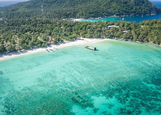 Private Catamaran  to  Raya and Coral Islands