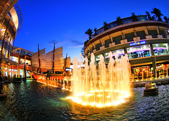Private Shopping at JuncyLon  with Show + Buffet Dinner at Phuket Fantaesea