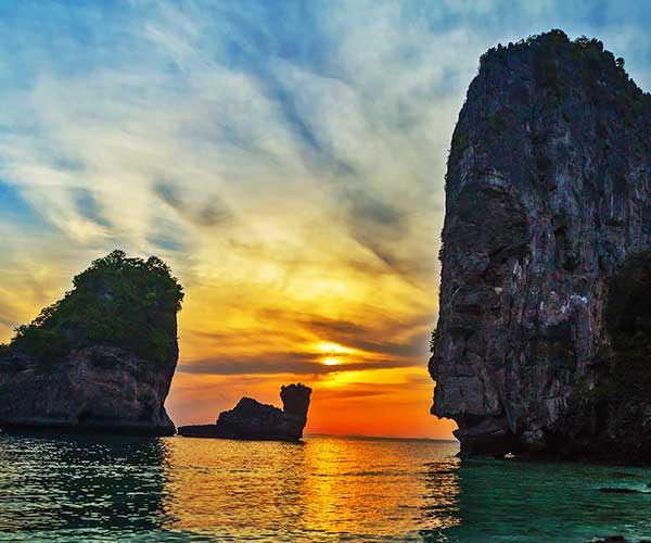 Phi Phi Sunrise Tour by Speed Boat