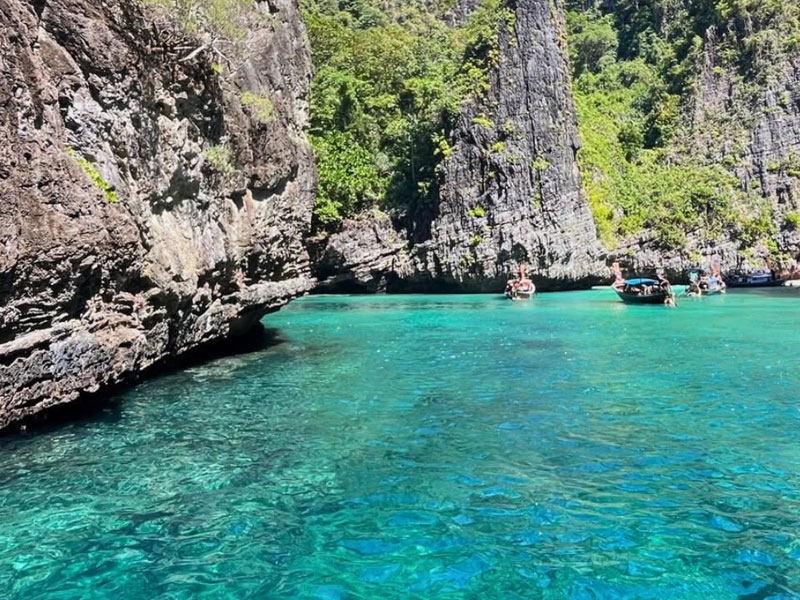 Phi Phi Sunrise Tour by Speed Boat