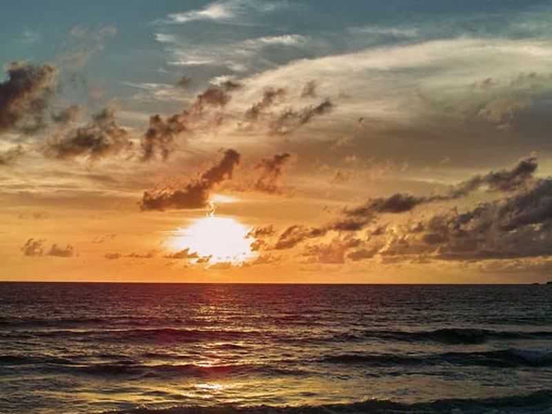 Phi Phi Sunrise Tour by Speed Boat